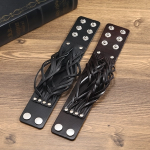 Geflochtene Herrenarmbänder aus Leder in Schwarz und Braun mit Metallverschluss