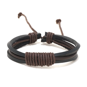 Bracelet multicouche en cuir marron tressé à la main avec cordon ajustable pour hommes