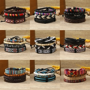 Ensemble de Bracelets en Cuir Multicouche de Style Bohème Vintage Fait à la Main Tissé Ethnique Perles en Bois Réglables Bijoux pour Hommes Femmes