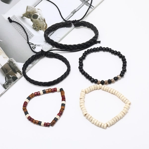 Bracelet multicouche rétro en cuir avec cordes tressées et perles de bois pour femmes