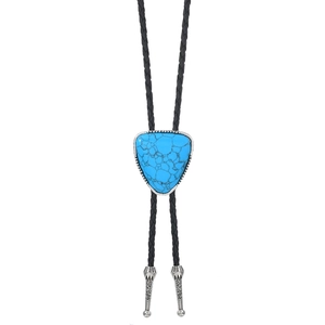 Detailansicht der Vintage-Bolo-Krawatte mit blauem Türkisherz und silbernen Metallspitzen