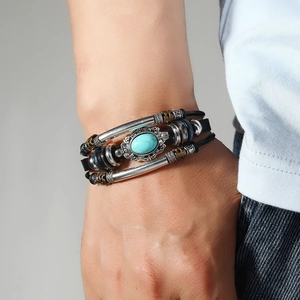 Bracelet multicouche en cuir vintage pour homme avec pierre turquoise et détails en métal