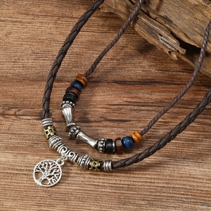 Collier Bohème Vintage Double Couche Pendentif Arbre de Vie Perles en Bois Multicolores PU Alliage Cordon Tissé Bijoux Femme