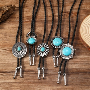 Ensemble de cravates bolo vintage avec pierre turquoise et pendentifs rétro argent