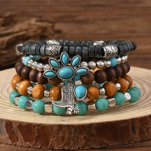 Böhmisches mehrlagiges Holzperlen-Armband-Set mit Türkisblume und Stiefelanhänger-Charm