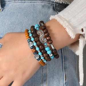 Bracelet multicouche bohème avec pendentif arbre de vie et perles de turquoise bleue