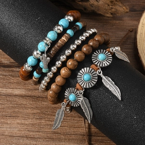 Ensemble de bracelets bohèmes multicouches en perles de turquoise et bois avec cactus