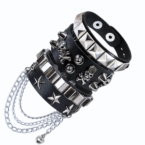 Combinazione Bracciale Choker in Pelle Punk Gothic Con Rivetti a Teschio Catene in Lega Gioielli Vintage Party per Uomo Donna