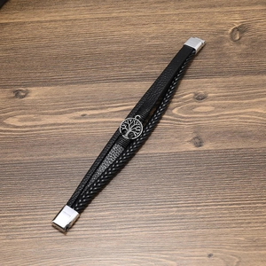 Bracelet multicouche en cuir noir tressé avec breloque Arbre de Vie et fermoir magnétique