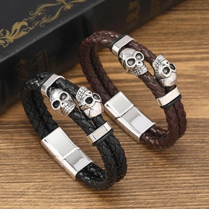 Bracelet Tressé en Cuir PU Crâne Punk pour Hommes Fermoir Magnétique en Alliage Bijoux de Style Rétro Rock Gothique