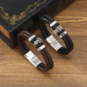 Men's Retro Punk Woven Cowhide Leather Bracelet With Alloy Skull Charm Vintage Biker Magnetic Clasp Wristband Fashion Jewelry Gift