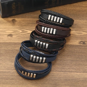 Bracciali multistrato in pelle intrecciata da uomo con chiusure magnetiche in acciaio