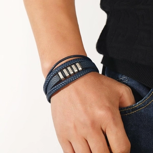 Bracciale multistrato in pelle blu da uomo con chiusura magnetica in argento