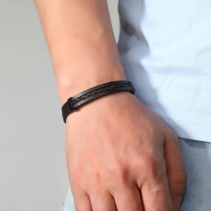 Men's vintage multi-layer braided leather bracelet with black magnetic metal clasp