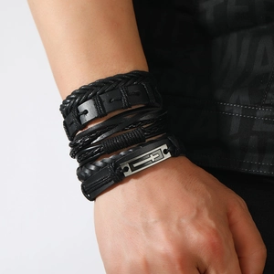 Herren Vintage Lederarmband-Set mehrlagig mit Kreuz-Anhänger und geflochtenen Bändern