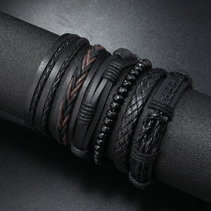 Bracelet multicouche homme en cuir tressé noir avec perles en bois de style rétro