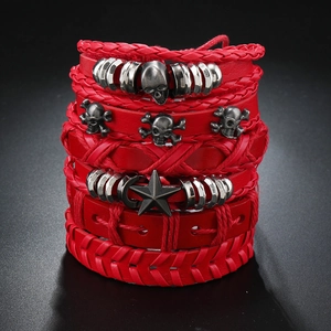 Bracelet multicouche homme style punk en cuir rouge avec crâne et étoile