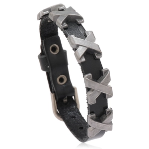 Verstellbares Punk-Lederarmband in Schwarz mit silbernen X-Nieten für Herren