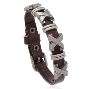 Bracelet punk réglable en cuir marron pour homme avec clous en alliage en forme de X