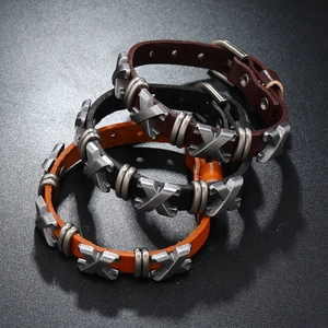 Ensemble de 3 bracelets punk en cuir avec clous en X métalliques et boucles réglables