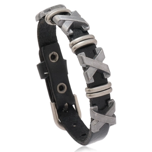 Bracelet punk en cuir pour homme avec clous en X et fermoir à boucle de ceinture réglable