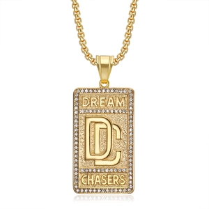 Collier hip hop plaqué or avec pendentif carré serti de cristaux et gravure DC Dream