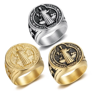 Bague Médaille Exorcisme Saint Benoît pour Hommes Acier Inoxydable Plaqué Or Religieux Hip Hop Punk Chevalière Bijoux Cadeau