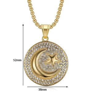 Détail du pendentif drapeau turc plaqué or avec strass blancs et dimensions précises