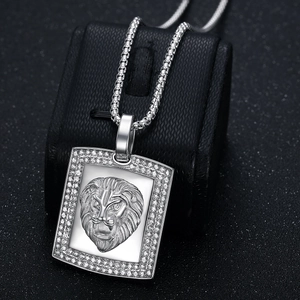 Collier hip hop avec pendentif lion carré serti de diamants et chaîne vénitienne