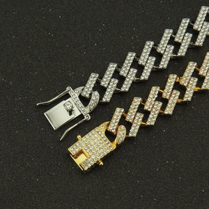 Chaînes Cuban Link or et argent serties de diamants style hip hop avec pavé géométrique