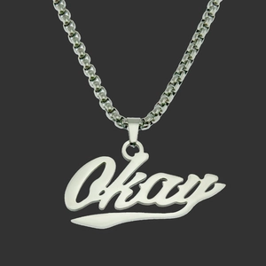 Collana con Ciondolo Lettera Okay Hip Hop in Acciaio al Titanio Acciaio Inossidabile Catena Box Lucida Gioielli Street Style