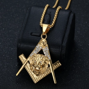 Collier pendentif tête de lion maçonnique hip-hop doré avec strass étincelants