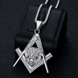 Collier pendentif tête de lion hip-hop argenté avec équerre maçonnique et cristaux