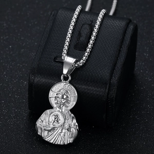 Collier pendentif buste Saint Jude en acier inoxydable poli avec chaîne box pour hommes et femmes