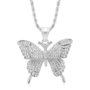 Collier avec pendentif papillon argenté serti de strass et chaîne torsadée