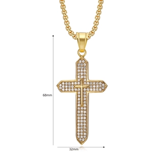 Detailansicht der Maße 68mm x 32mm eines vergoldeten Kreuzanhängers mit Diamantbesatz
