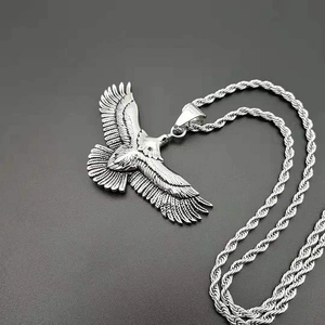 Vintage eagle pendant necklace in polished titanium steel with classic rope chain