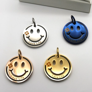 Pendentif visage souriant en acier inoxydable en argent, or, bleu et finitions or rose