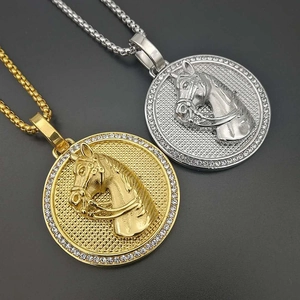 Hip Hop Stainless Steel Horse Head Relief Disc Pendant Necklace Gold Silver Plated Rhinestone Animal Jewelry For Men Women
