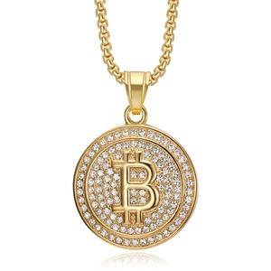Collier avec pendentif Bitcoin plaqué or serti de zircons cubiques scintillants
