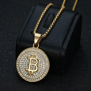 Collier Bitcoin plaqué or hip hop avec pendentif en zircone et chaîne à maille vénitienne