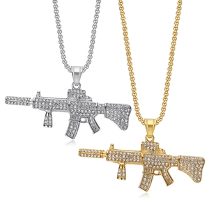 Collier Pendentif Fusil Iced Out Hip Hop en Acier Inoxydable Bijoux Incrustés de Strass pour Hommes Style Punk