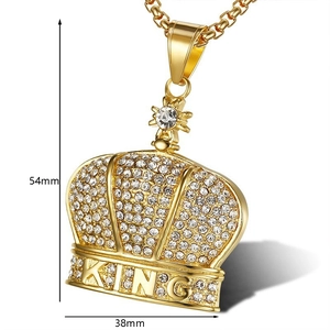 Detail von Gold-Kronenanhänger mit Kristallen und KING-Schriftzug, 54mm x 38mm groß
