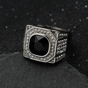 Bague vintage pour hommes en acier 316L avec grand cristal noir et diamants synthétiques