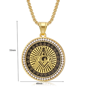 Détails de taille du pendentif maçonnique avec zircons et placage en or fin