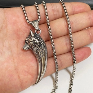 Hip hop vintage silver wolf head pendant necklace in polished stainless steel for men