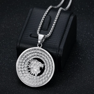 Collier avec pendentif tête de lion hip hop glacé en acier inoxydable argenté