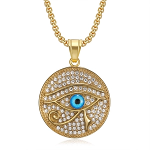 Vergoldete Horus Auge Halskette mit glitzernden Straßsteinen und blauem Zentrum