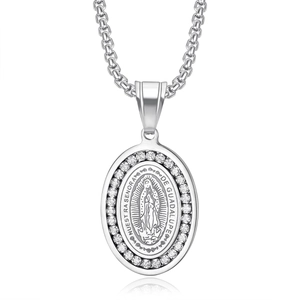 Silberne Jungfrau Maria Guadalupe Kette mit AAA Zirkonia Anhänger auf weißem Grund
