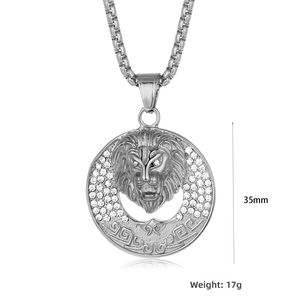 Détail du pendentif tête de lion avec cristaux et marquage de taille de 35mm diamètre